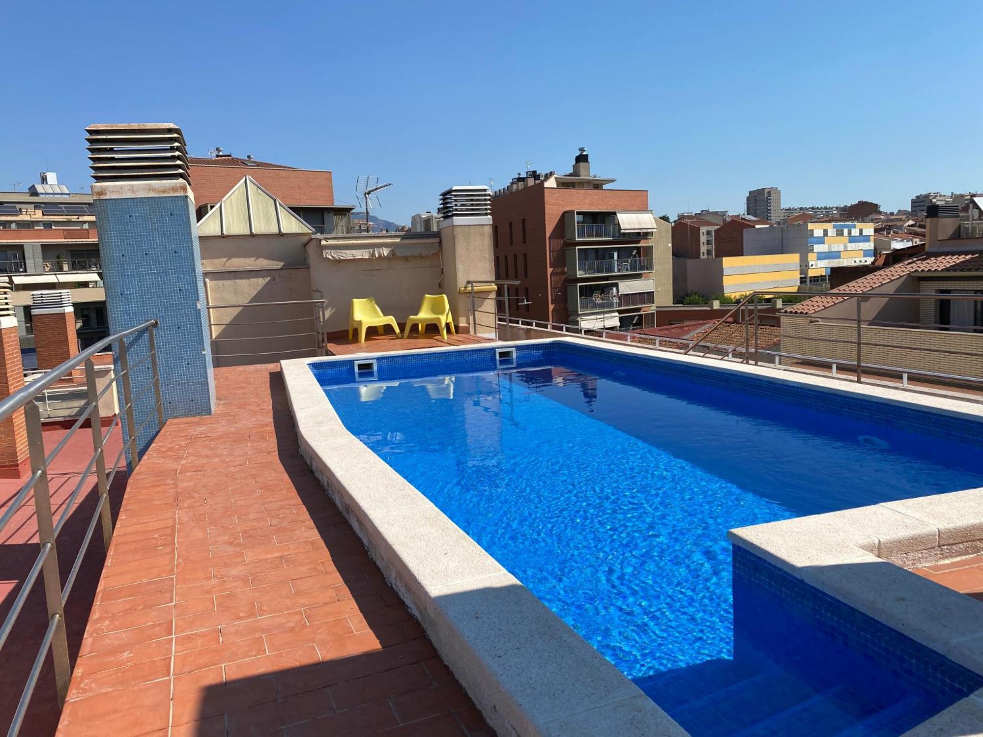 Piscina En Centro De Terrassa Appartement Buitenkant foto